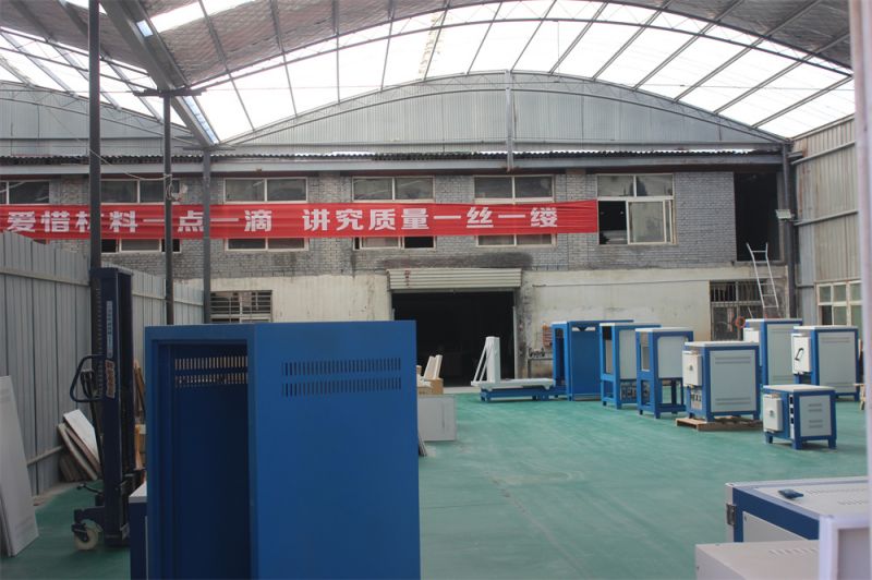 高溫箱式電爐廠房設備展示