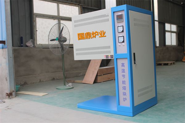 爐溫對高溫坩堝熔塊爐使用壽命的影響
